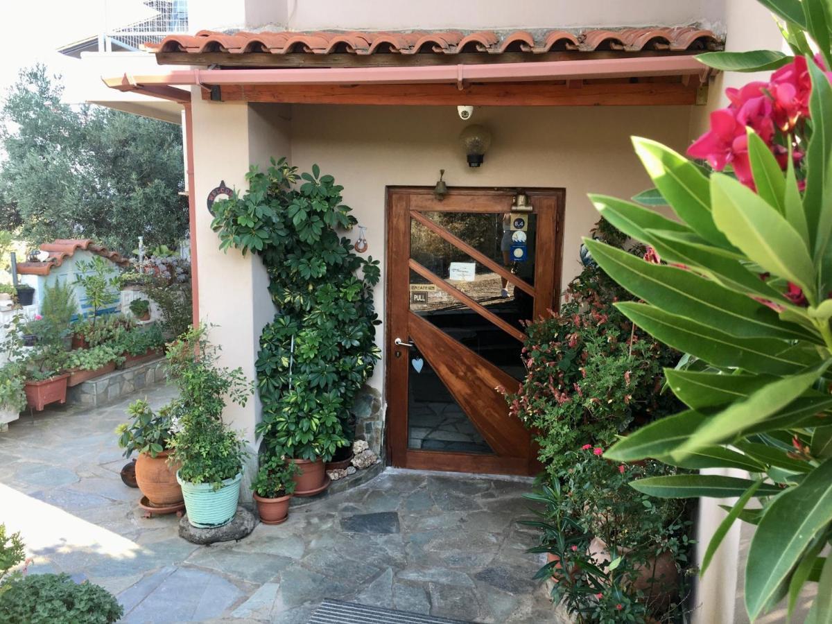 Bay Holiday Hotel & Spa Karavomilos  Bagian luar foto