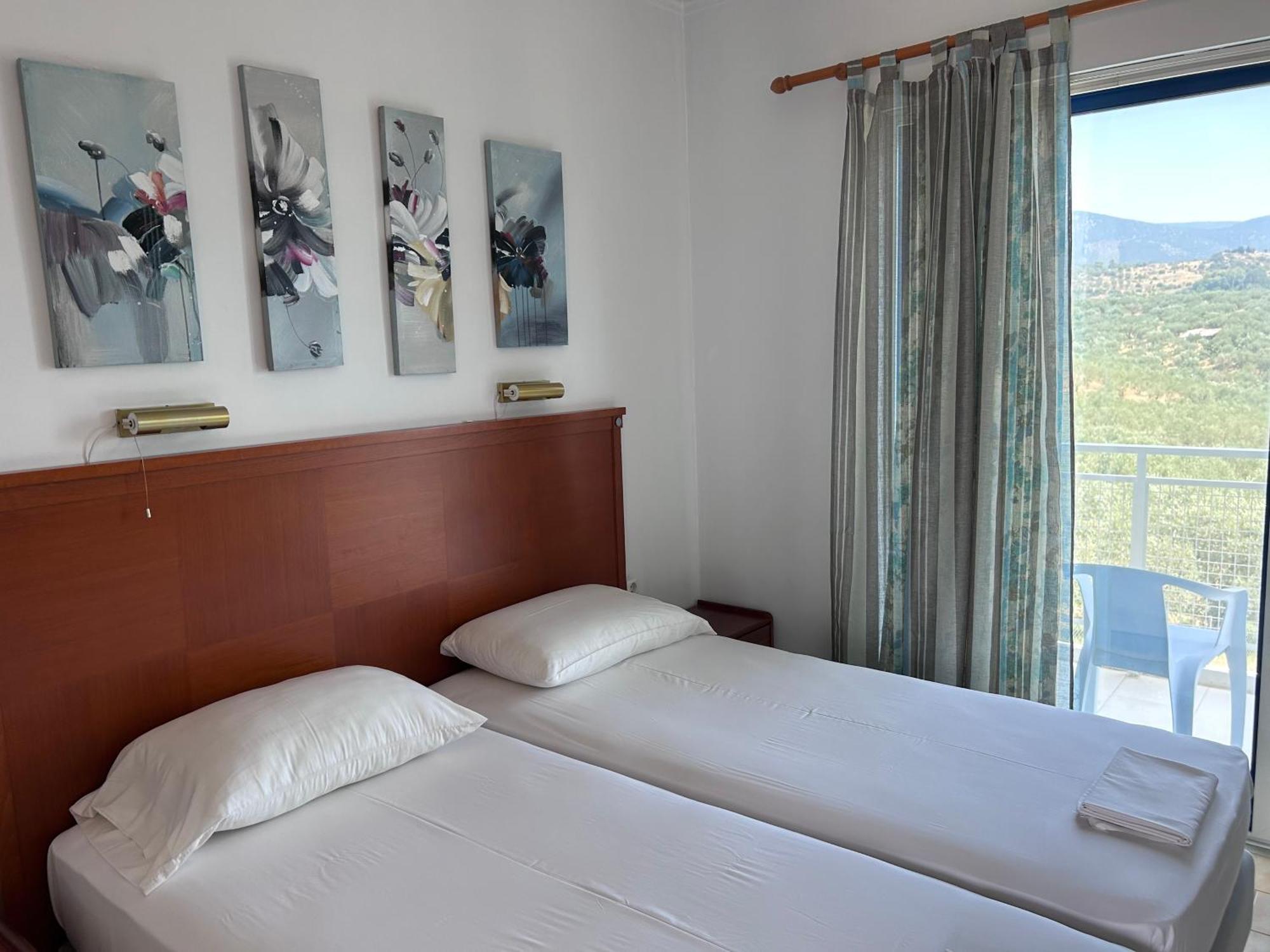 Bay Holiday Hotel & Spa Karavomilos  Bagian luar foto