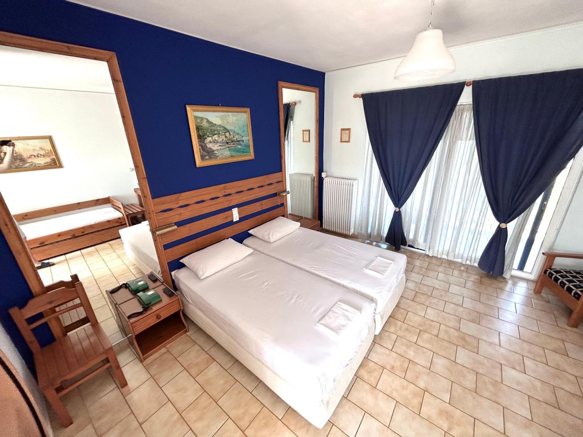 Bay Holiday Hotel & Spa Karavomilos  Bagian luar foto